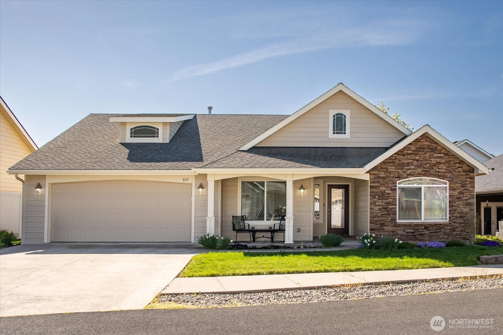 612 SE Magnoni Dr College Place WA 99324