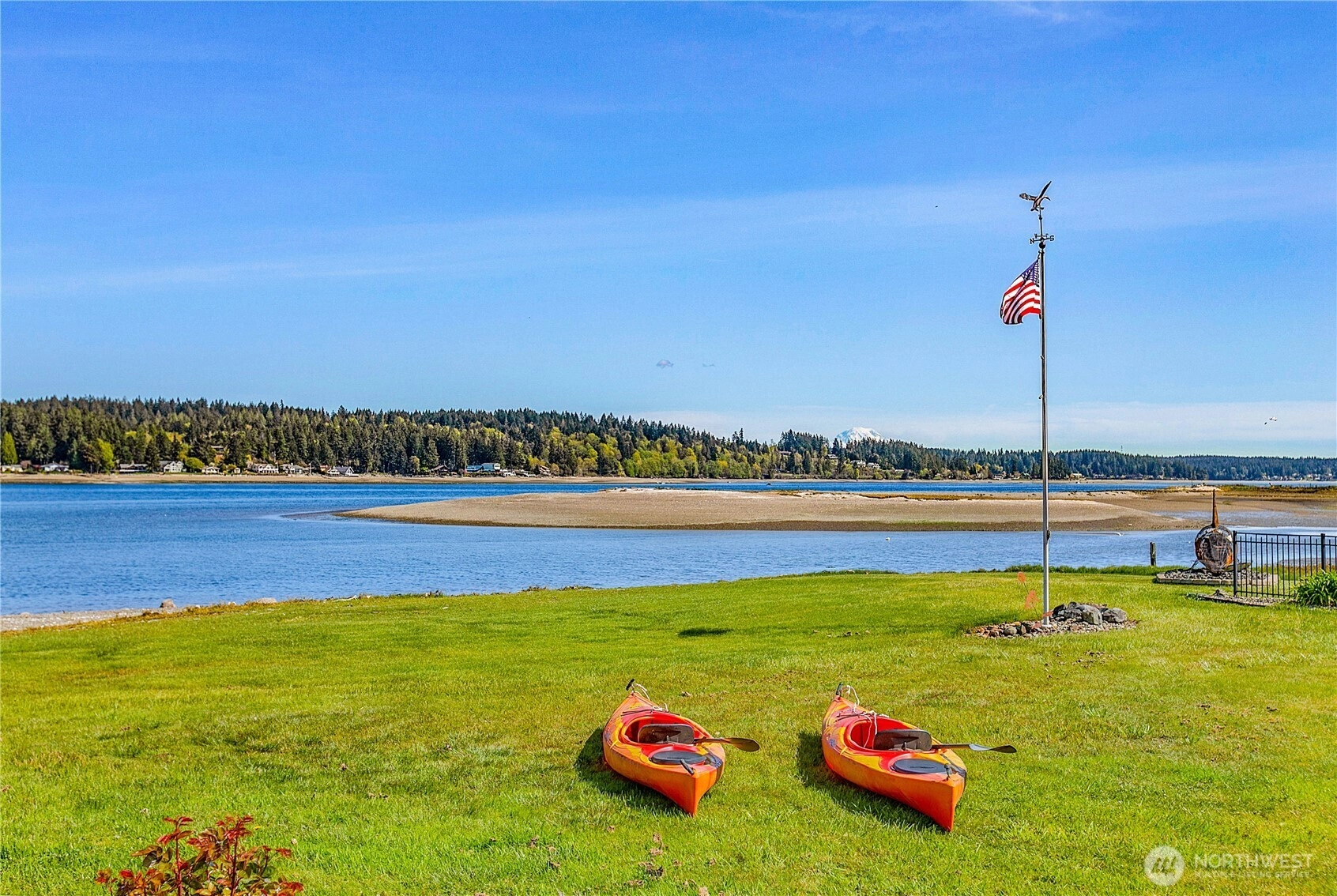 7530 E Grapeview Loop Rd Allyn WA 98524