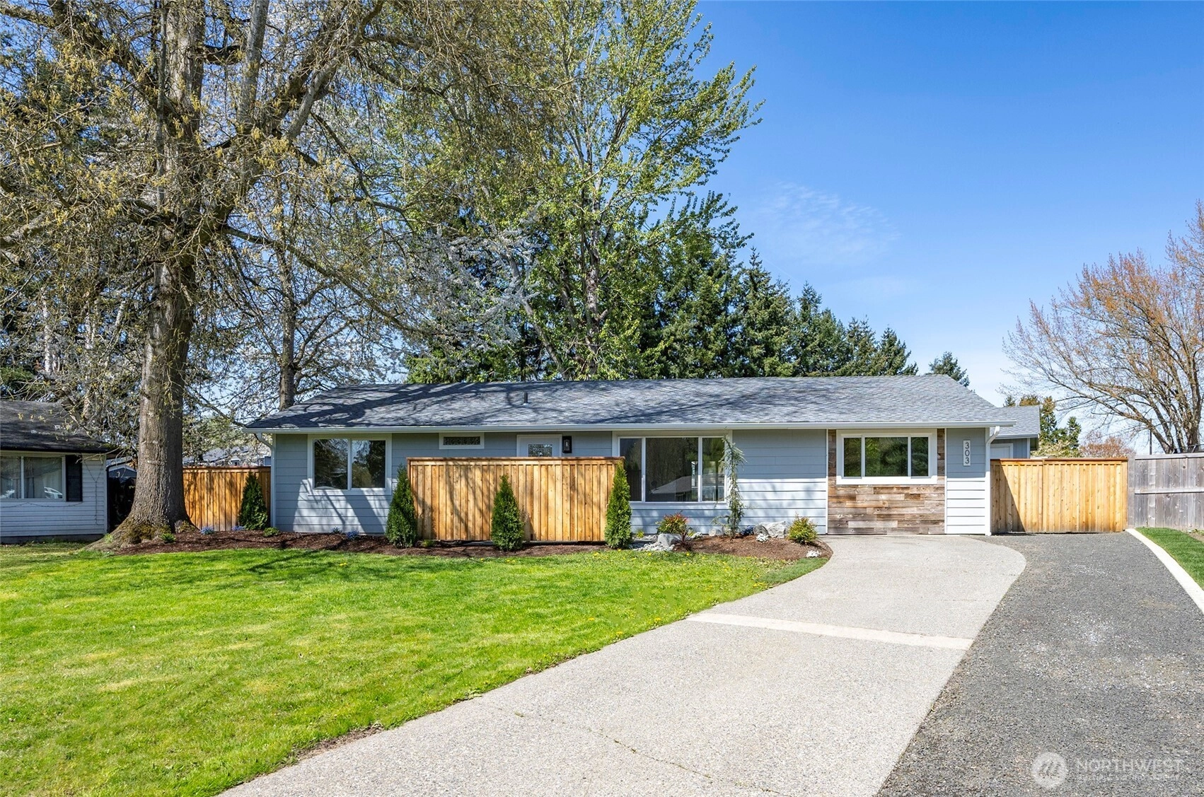 303 Alder Ln N Unit  Pacific WA 98047