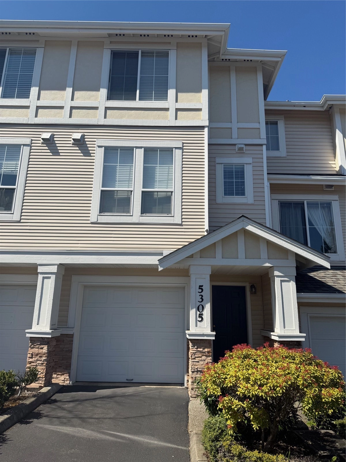 5305 164th Ave SE Unit 7-3 Bellevue WA 98006