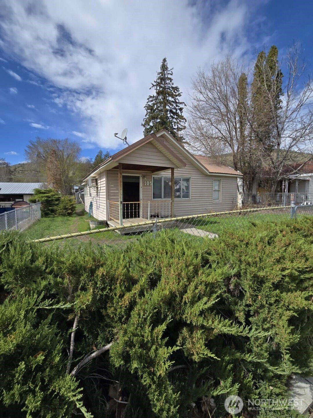 105 N Douglas St N Unit  Omak WA 98841
