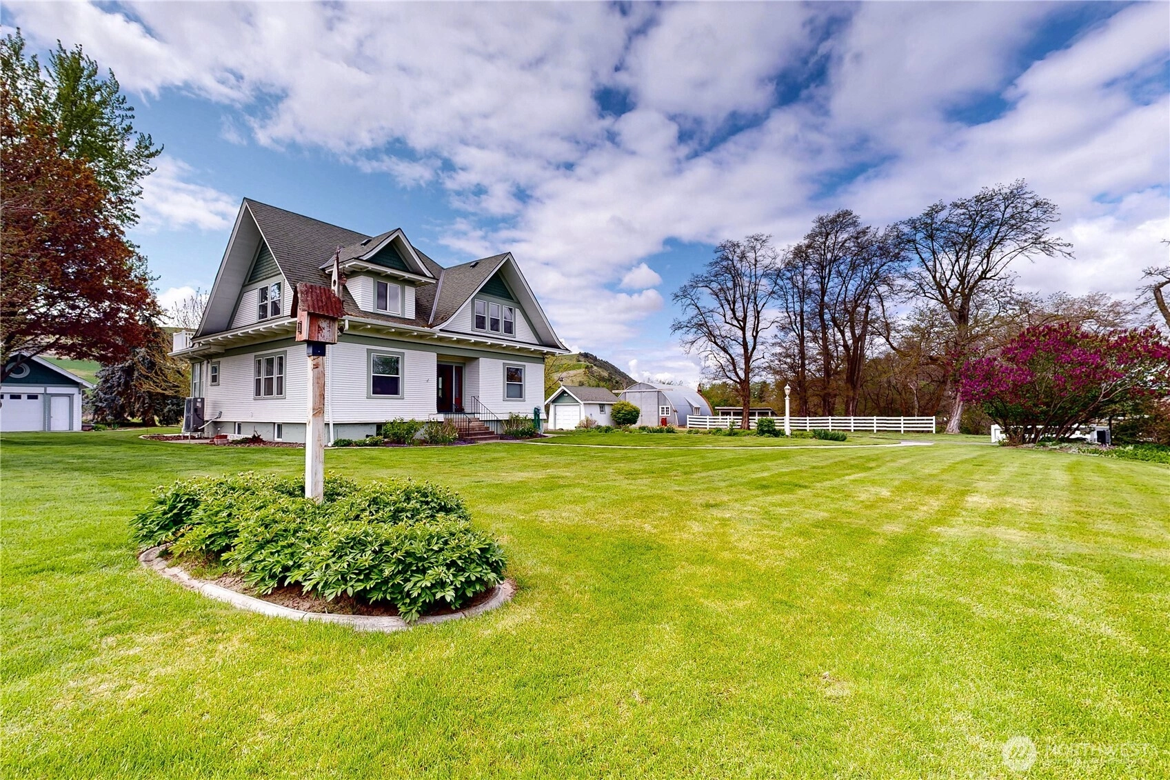 633 Lower Hogeye Waitsburg WA 99361