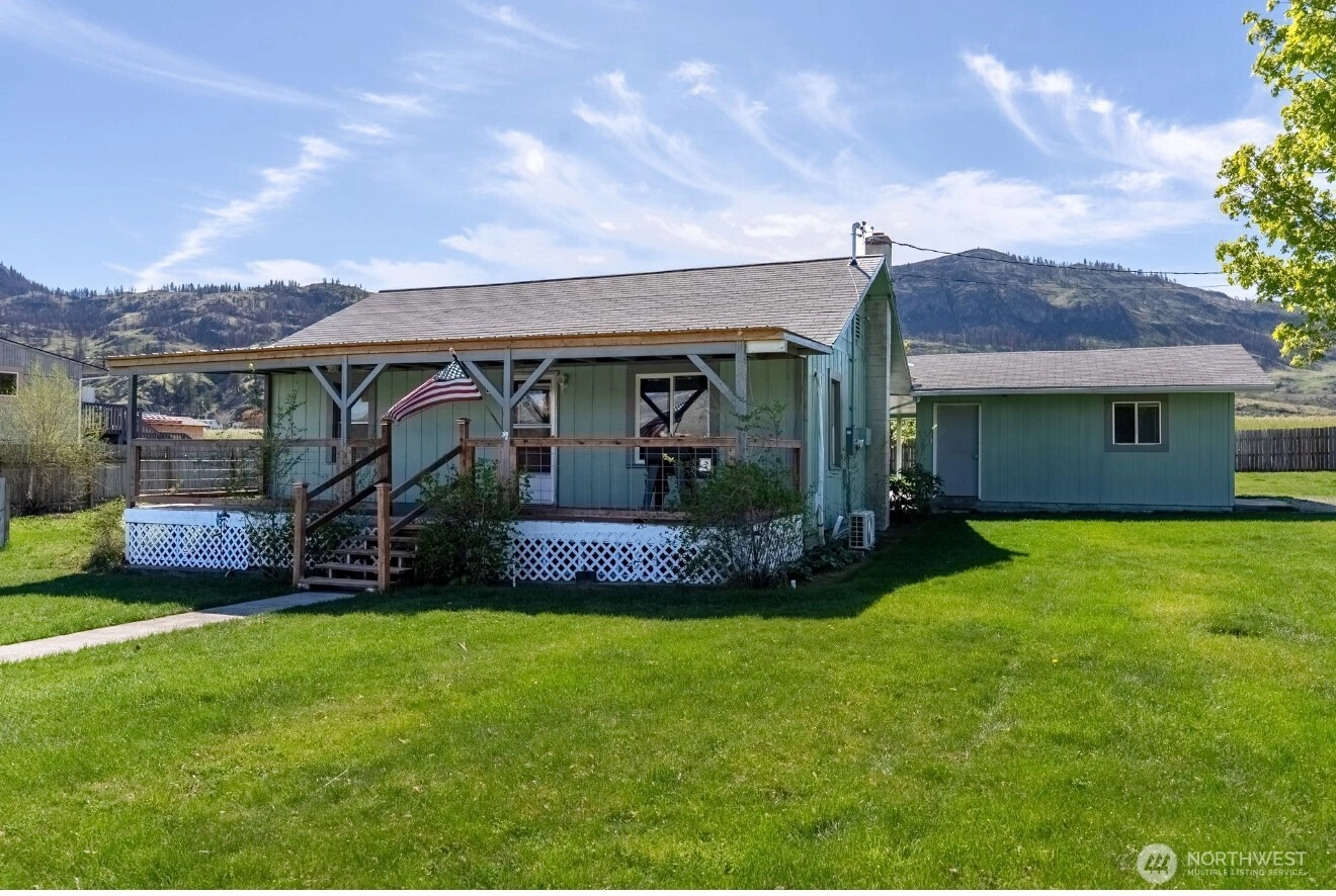 6 Salam Ln Oroville WA 98844