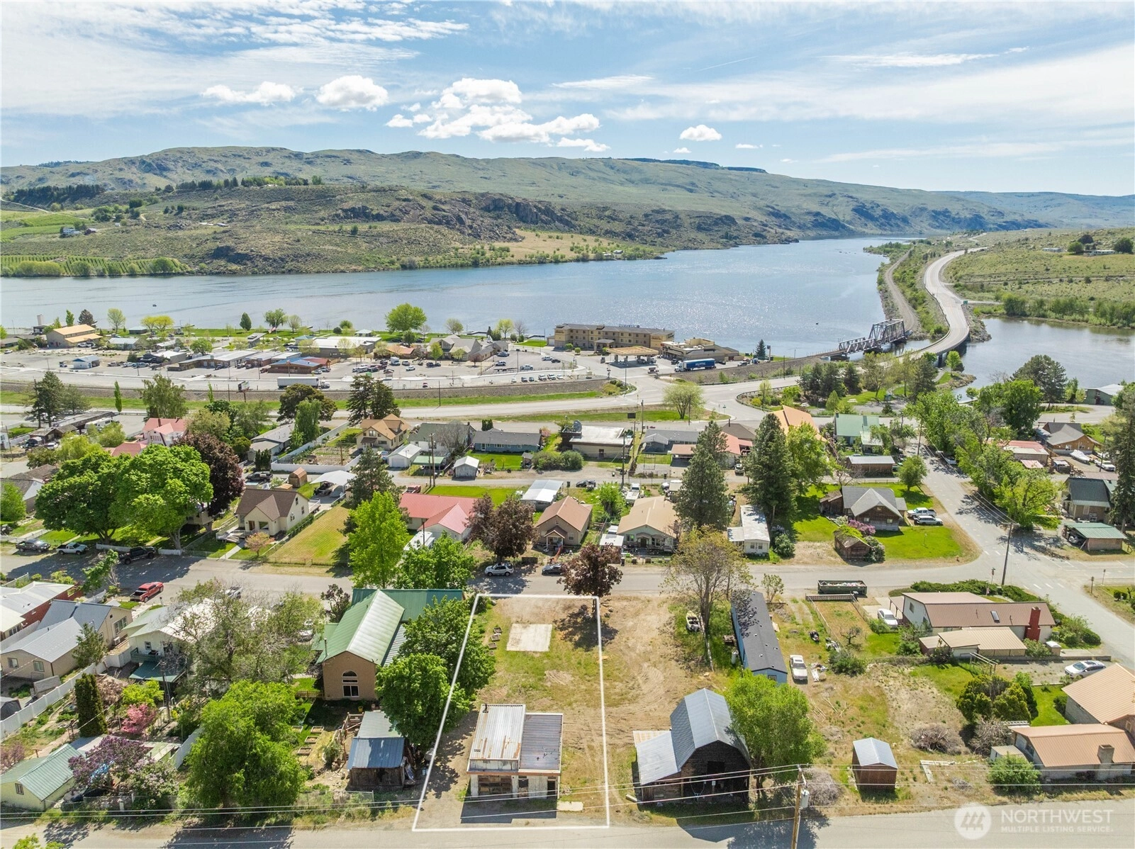 Nsa Beach St Unit  Pateros WA 98846