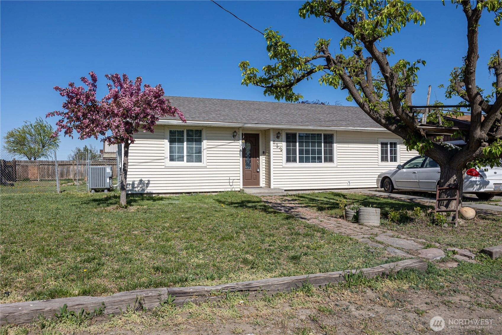 622 W 2nd St Mabton WA 98935