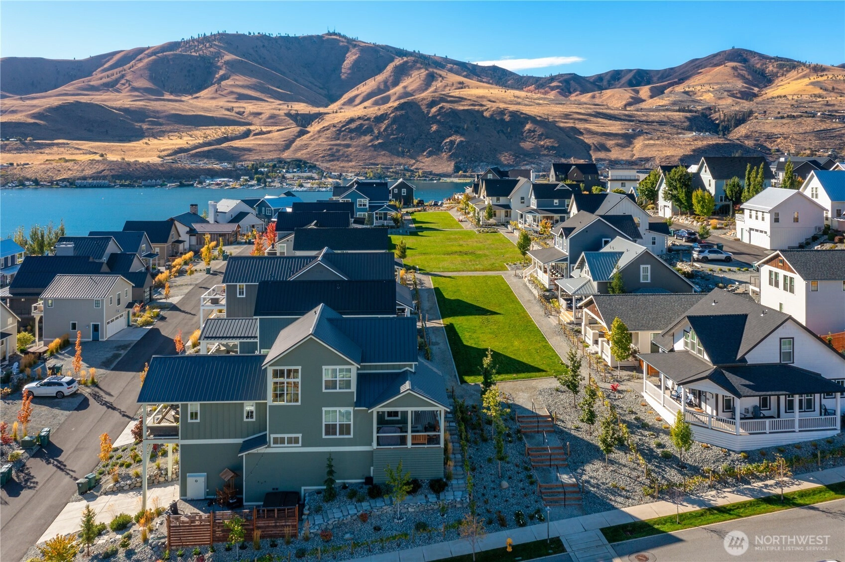 481 Mackinaw Ln Unit  Chelan WA 98816