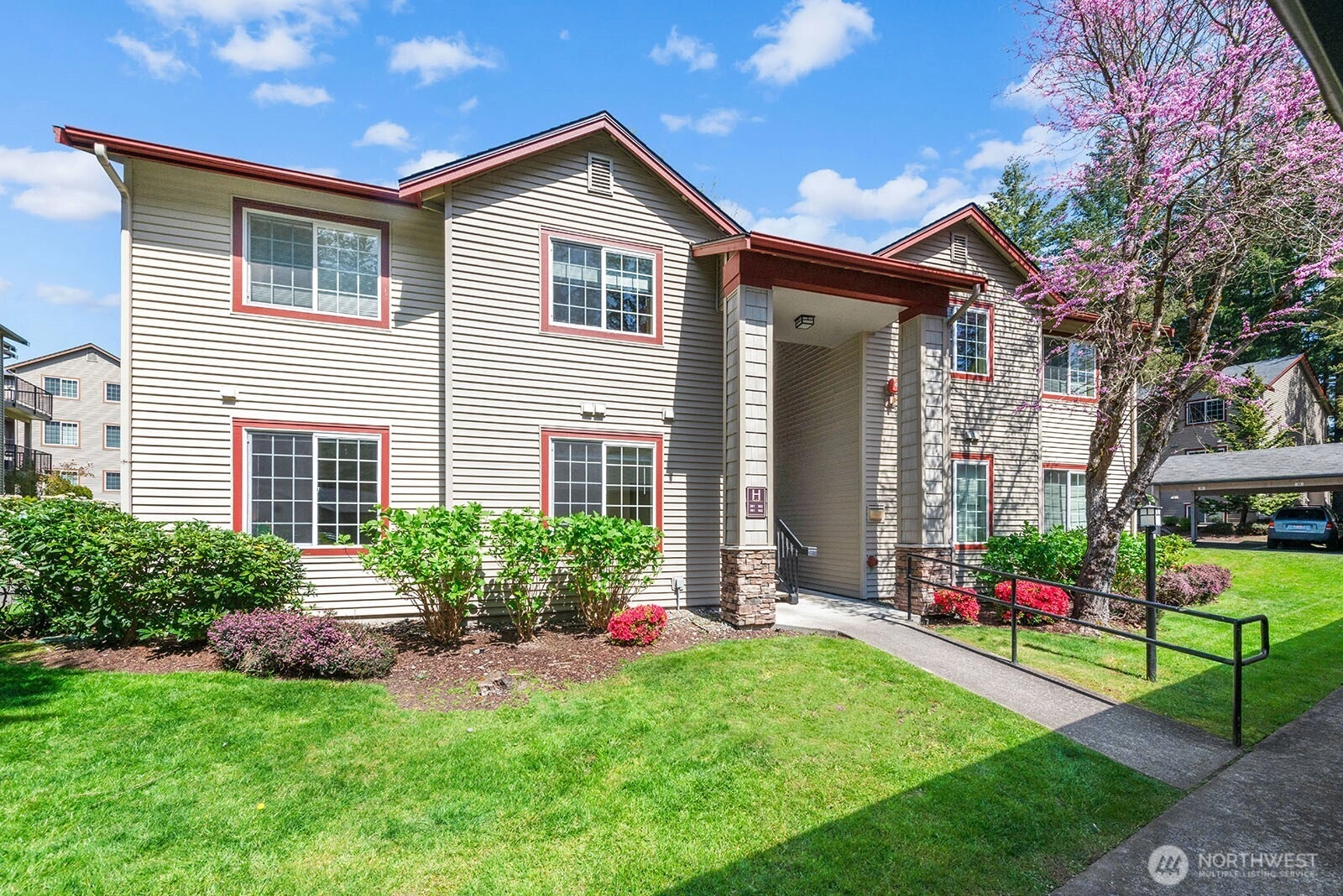 25025 SE Klahanie Blvd Unit H101 Unit H101 Sammamish WA 98029