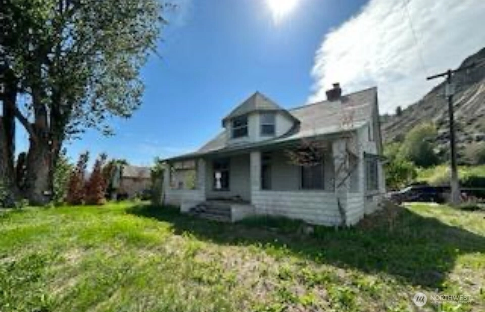 193 Golden Rd Oroville WA 98844