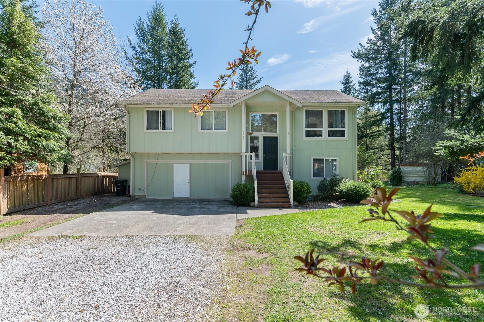 6331 Overland Trl Unit  Maple Falls WA 98266