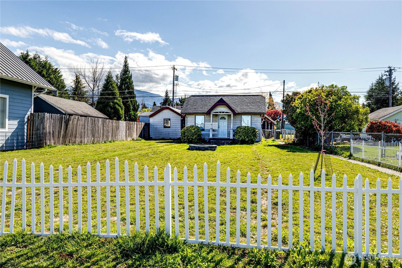 216 E 9th St Unit  Port Angeles WA 98362