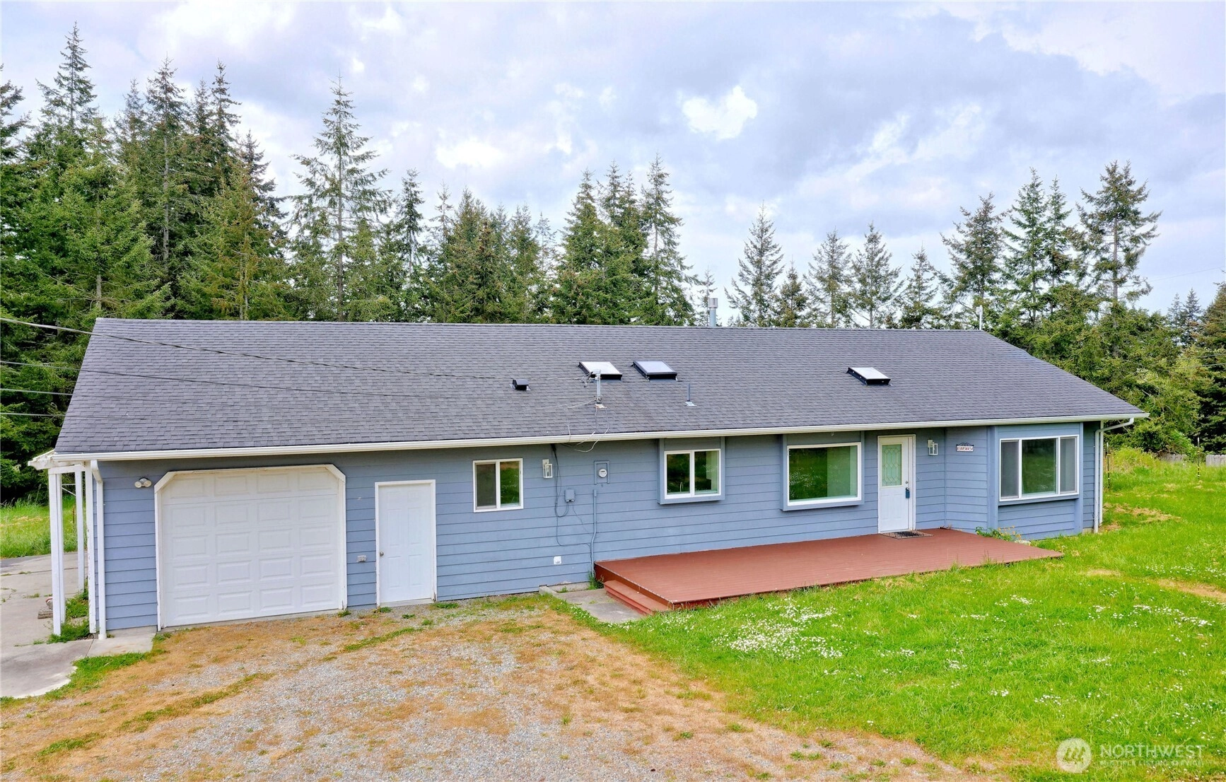 395 Sunset Dr Oak Harbor WA 98277