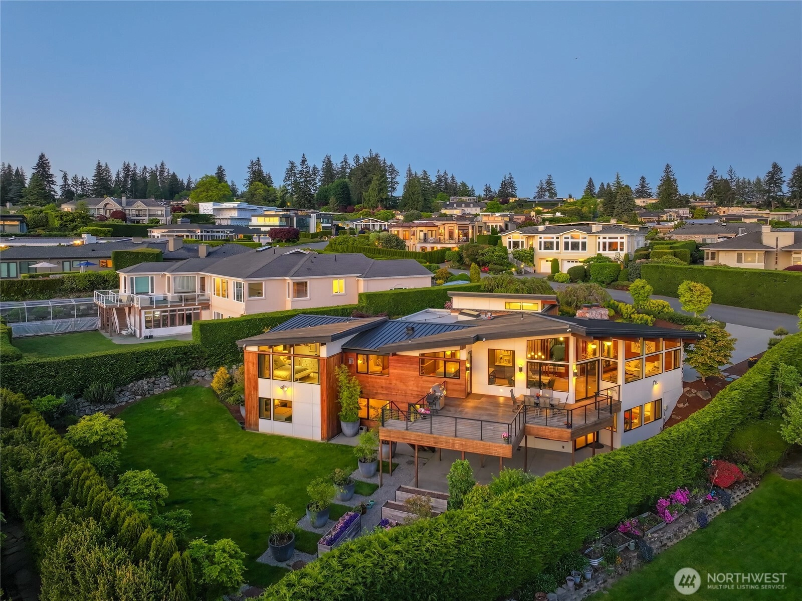 1615 90 Ave NE Unit  Clyde Hill WA 98004