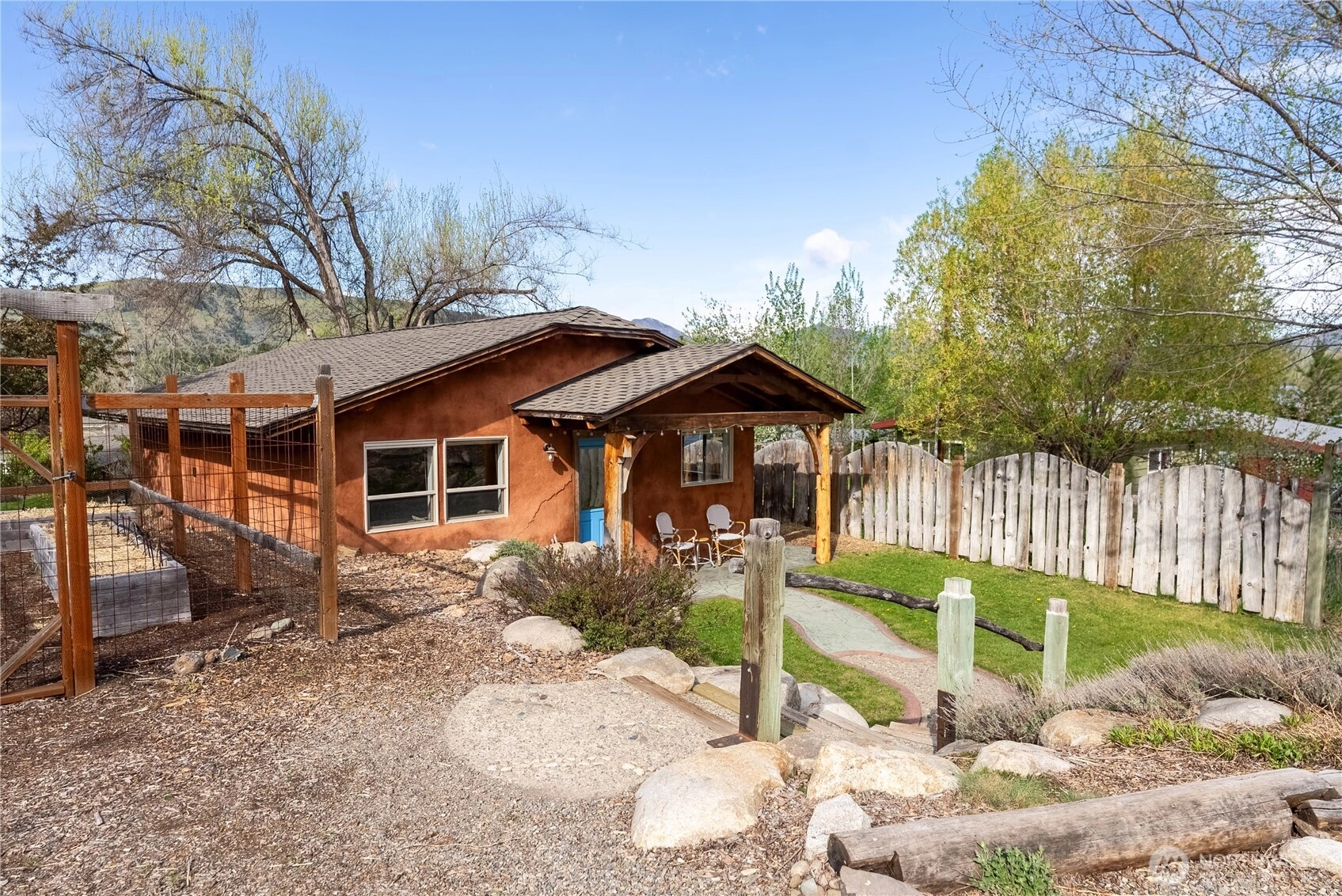811 Filer Ave Winthrop WA 98862
