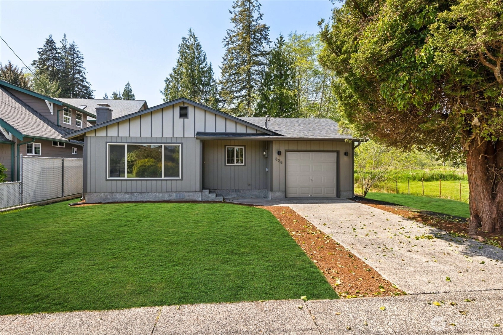 828 Burns St Cosmopolis WA 98537