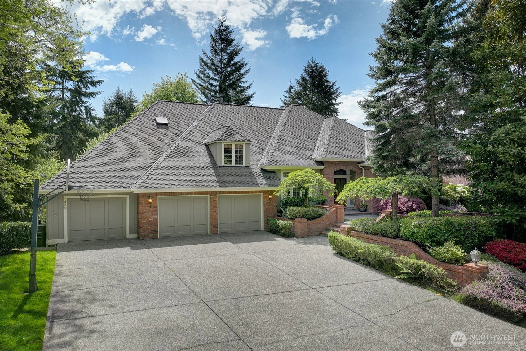 2439 196th Ave SE Unit  Sammamish WA 98075