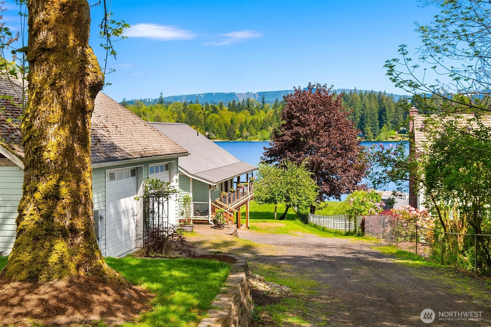 10714 W Lake Joy Dr NE Unit  Carnation WA 98014