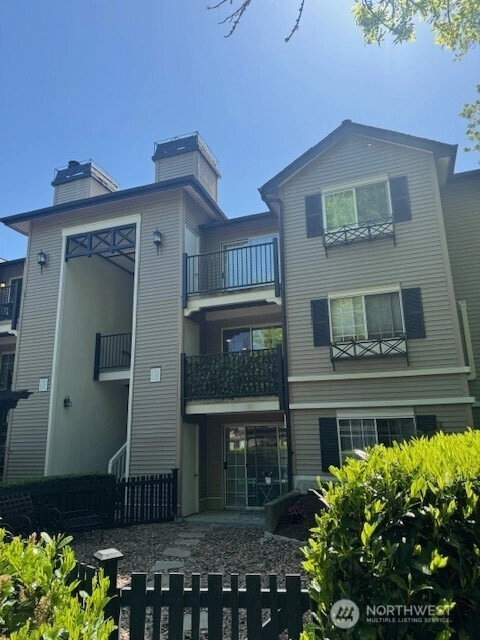 221 9th St Unit C102 Kirkland WA 98033