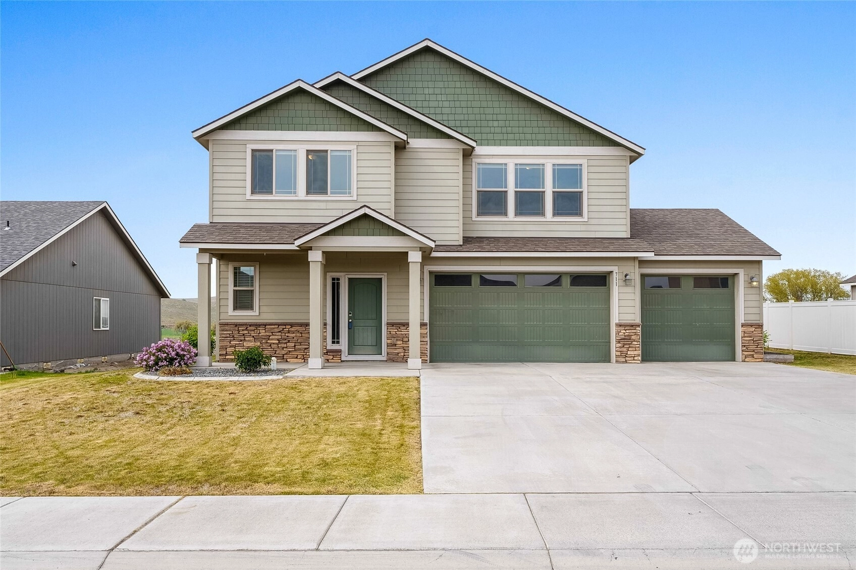 711 NE 8th Ave Unit  Ephrata WA 98823