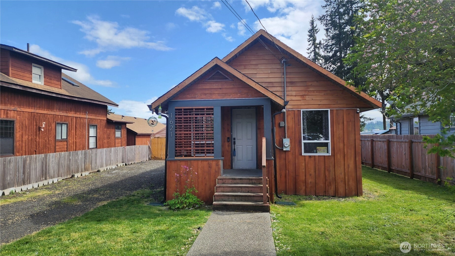 1621 W Main St Elma WA 98541