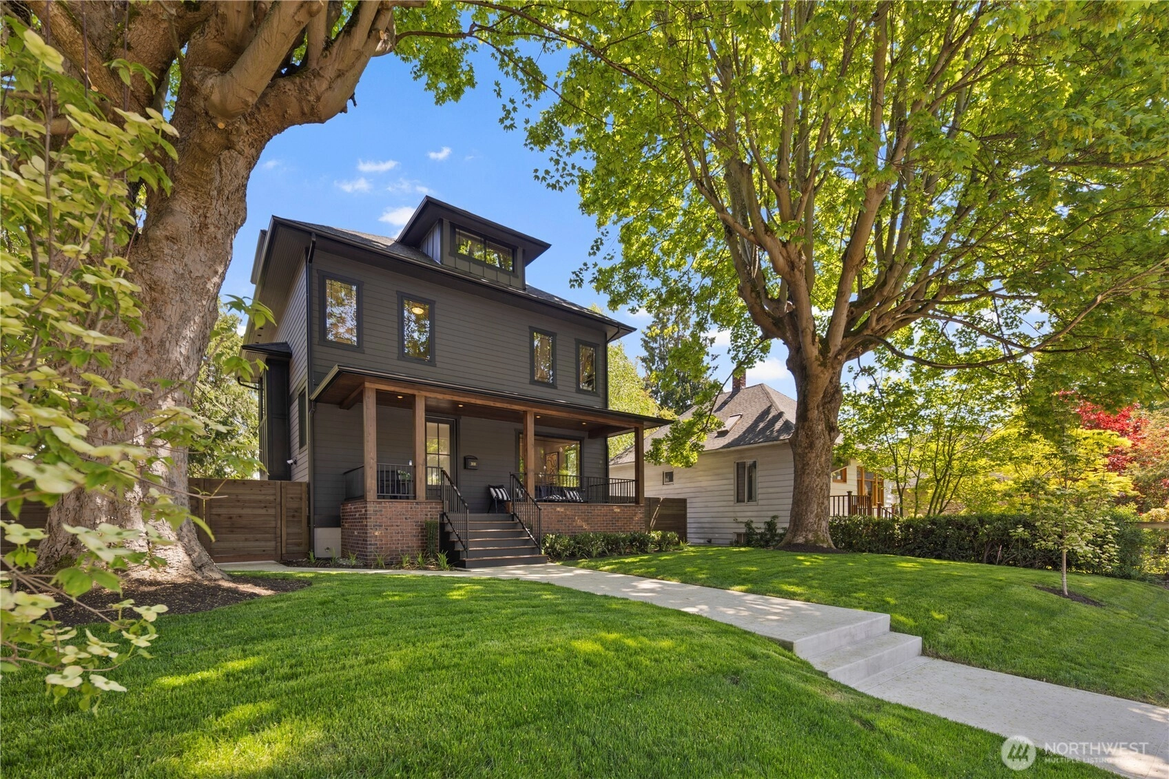 3018 22nd Ave W Seattle WA 98199