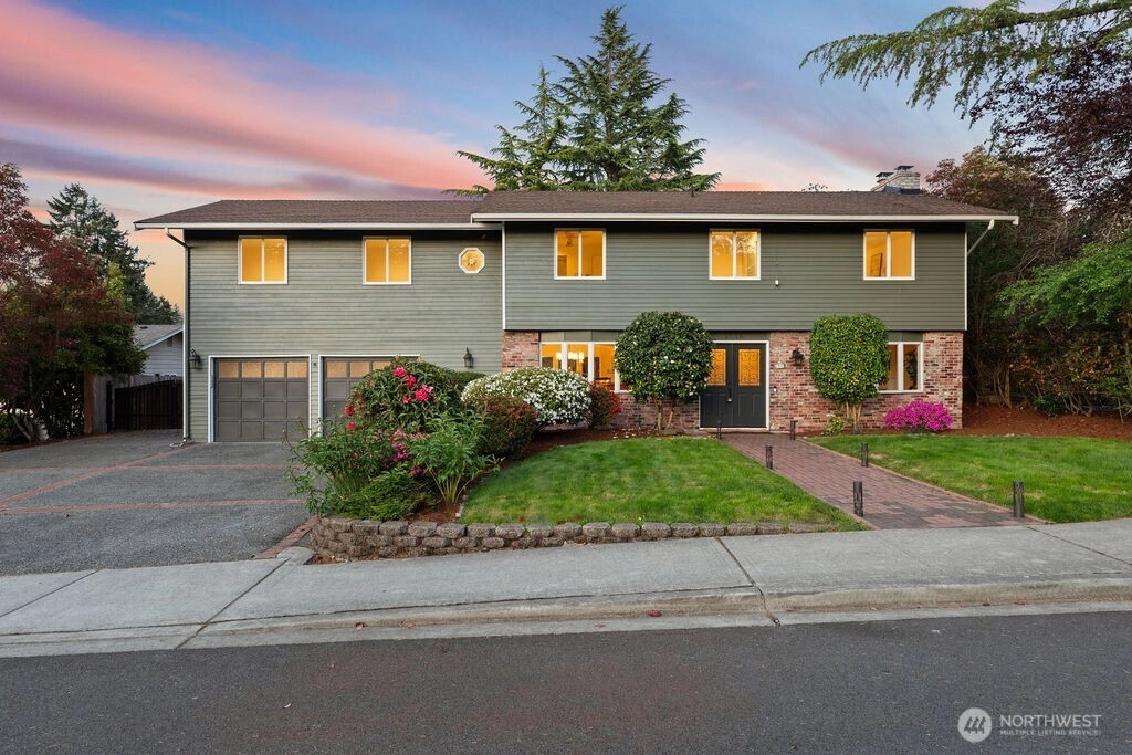 1216 179th Pl NE Bellevue WA 98008