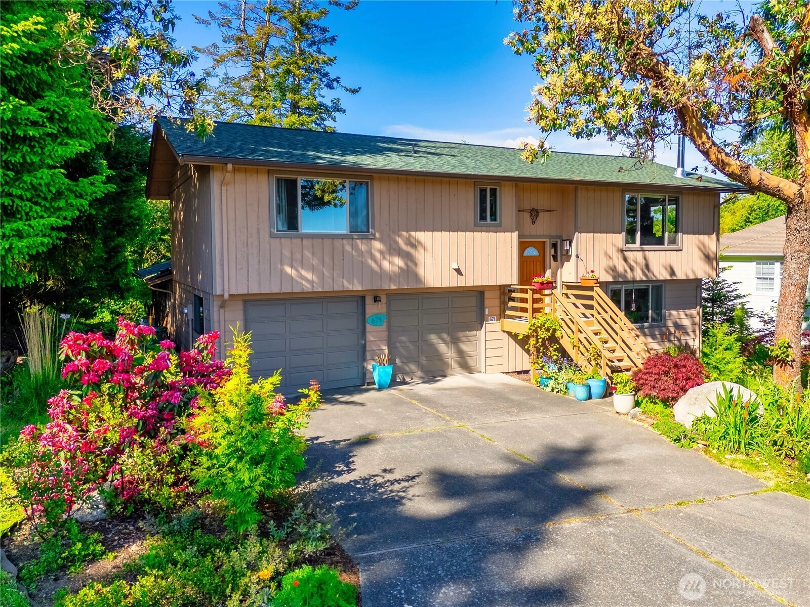 671 Muckleshoot Cir Unit  La Conner WA 98257