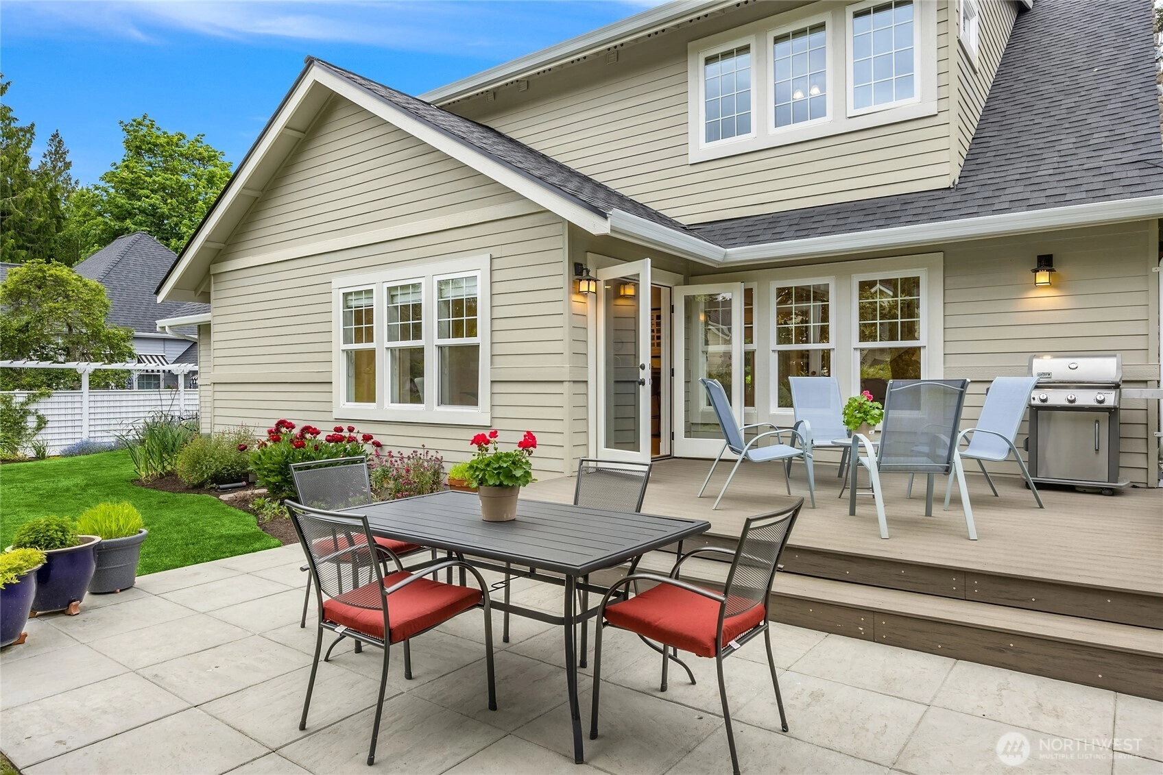 1241 Cherry Ave NE Unit  Bainbridge Island WA 98110