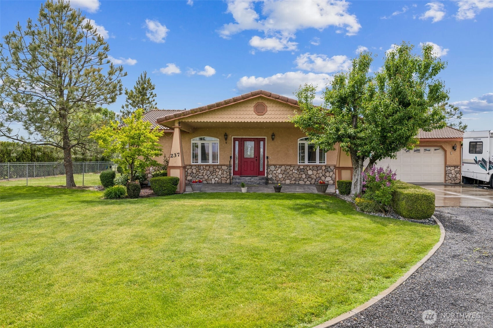 237 Reeds Rd Touchet WA 99360