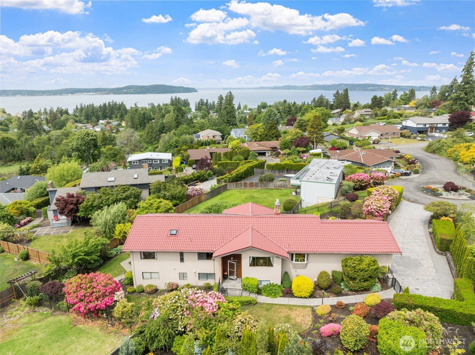 916 Kari Ln Steilacoom WA 98388