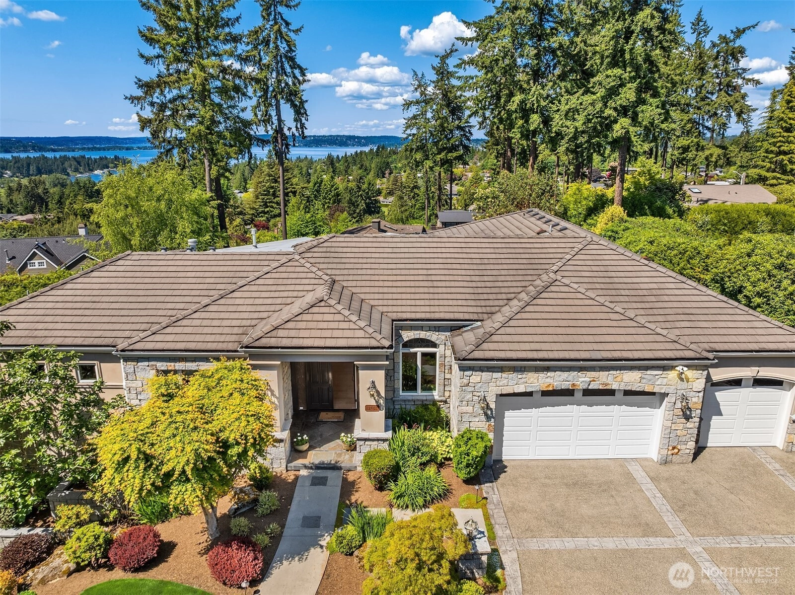9234 NE 25th St Clyde Hill WA 98004