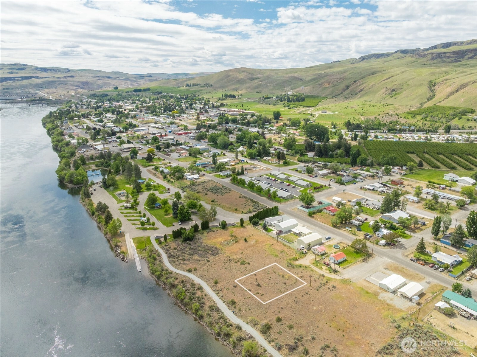 Jefferson Ave Unit  Bridgeport WA 98813