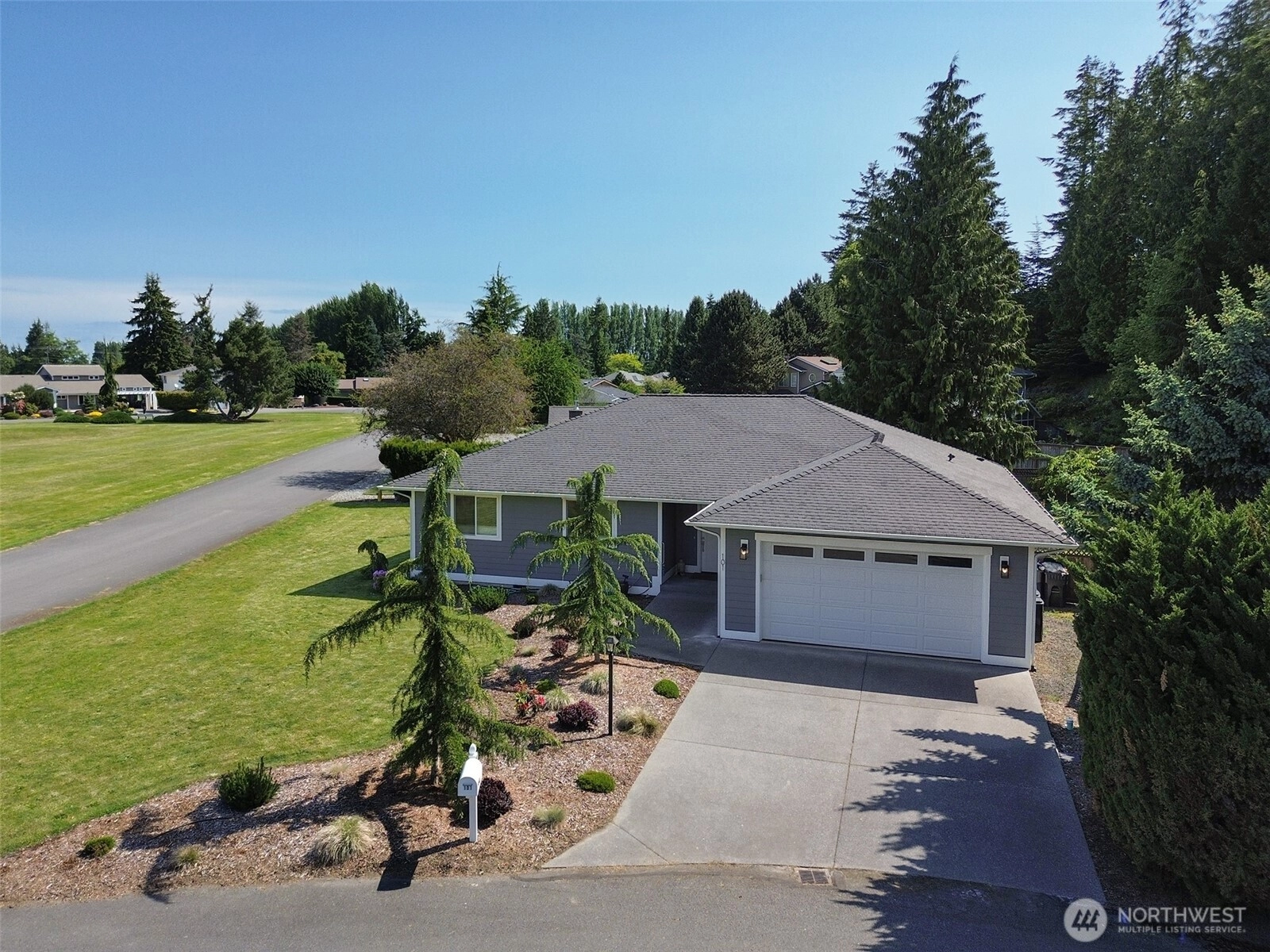 101 Eleventh Ct Unit  Sequim WA 98382