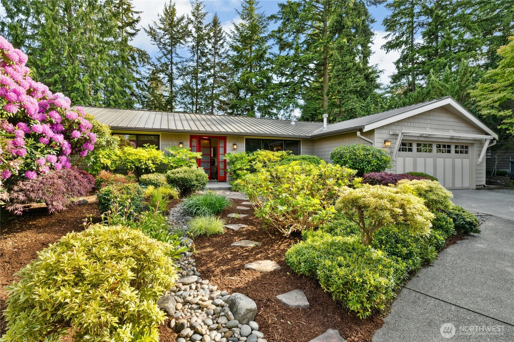 12211 SE 65th Pl Unit  Bellevue WA 98006
