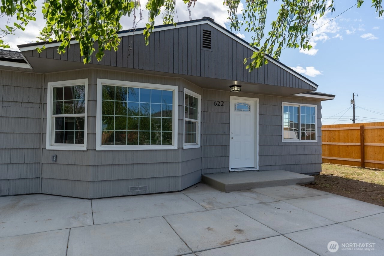 622 3rd Place Se Soap Lake WA 98851