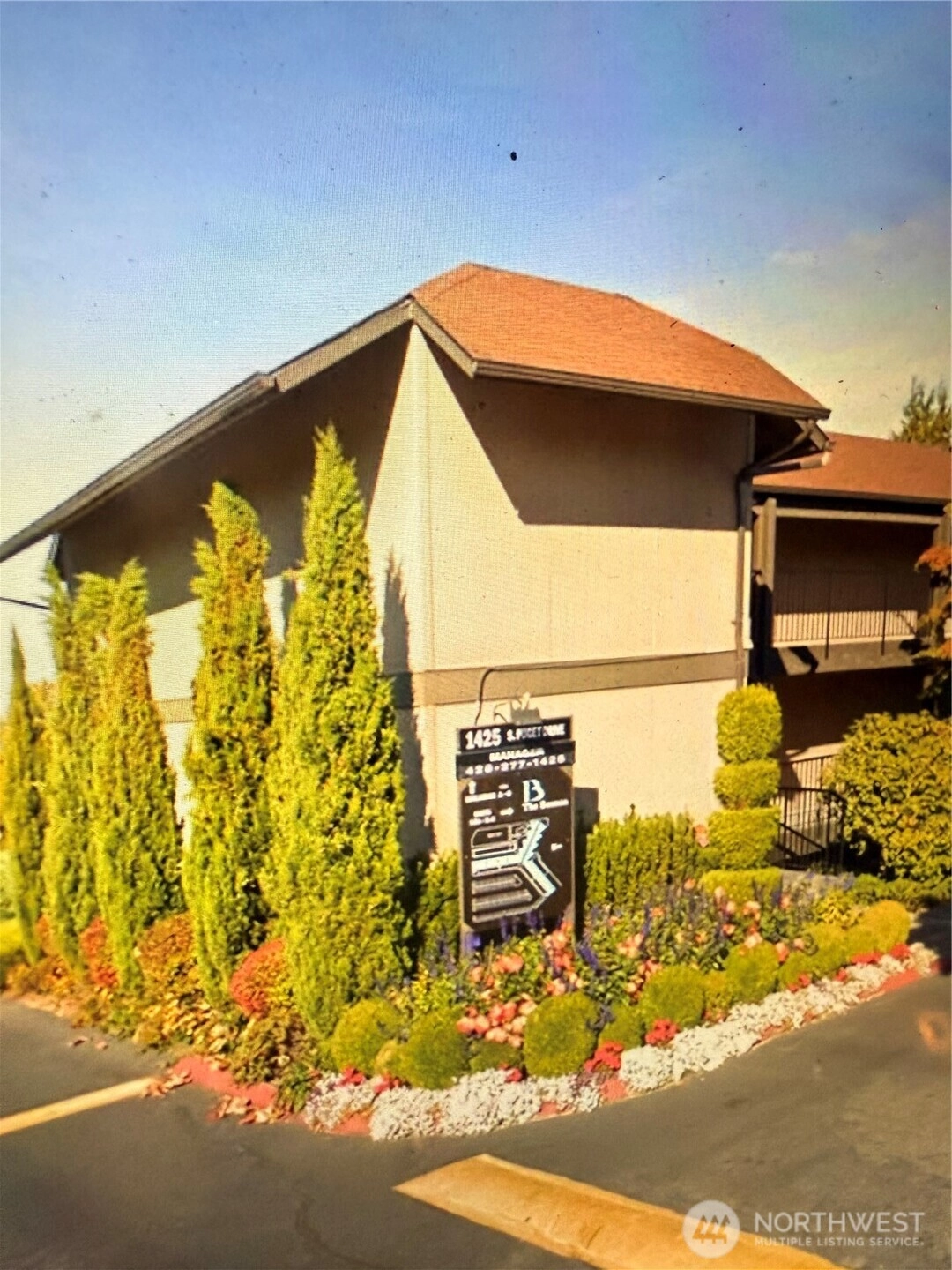 1425 S Puget Dr Unit 101 Renton WA 98055