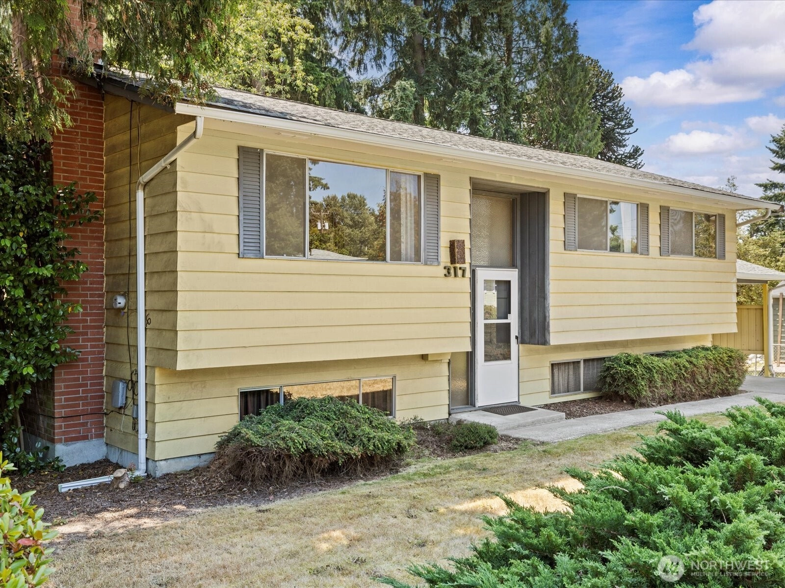 317 S 116th St Unit  Burien WA 98168