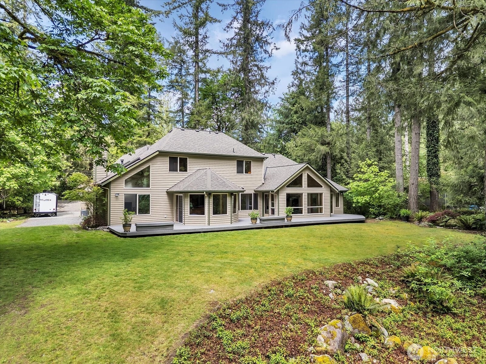 44611 SE 72nd St Snoqualmie WA 98065