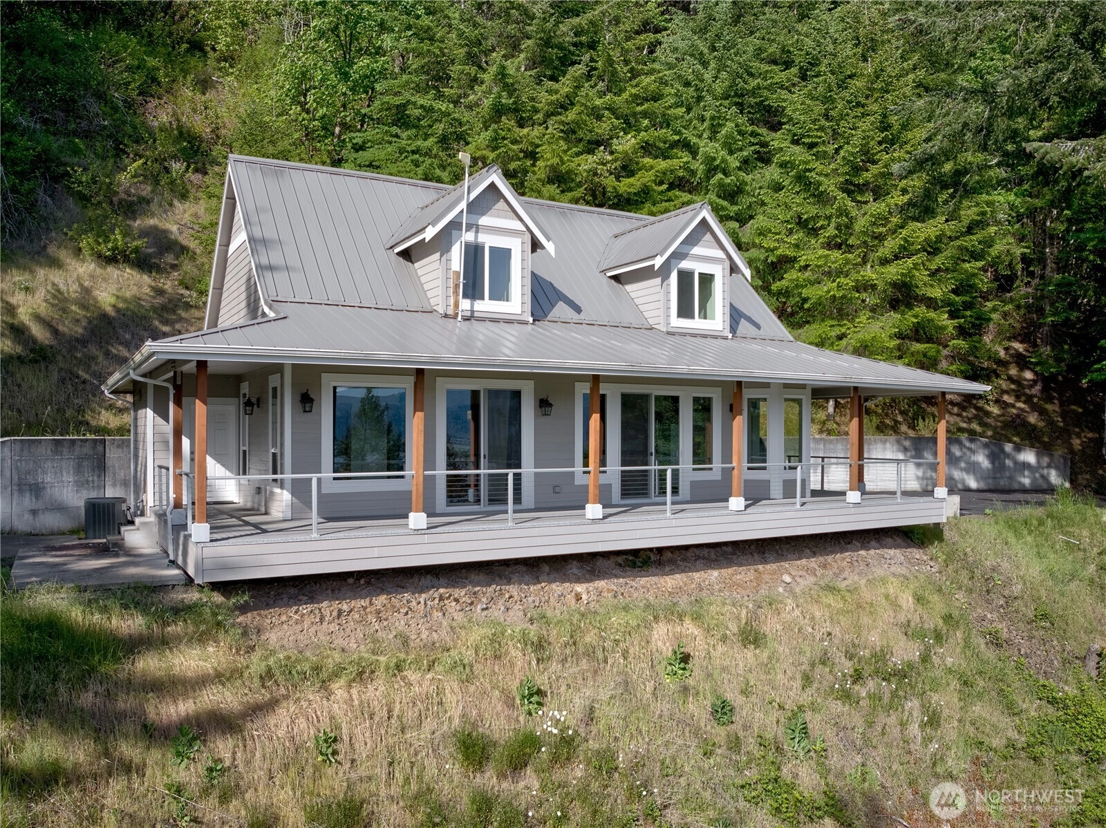 46 Wildwood Ln Cathlamet WA 98612