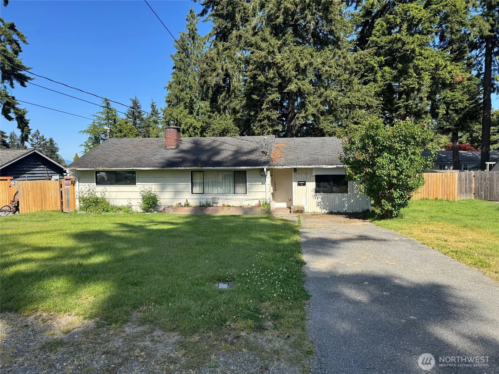 21707 51st Ave W Mountlake Terrace WA 98043