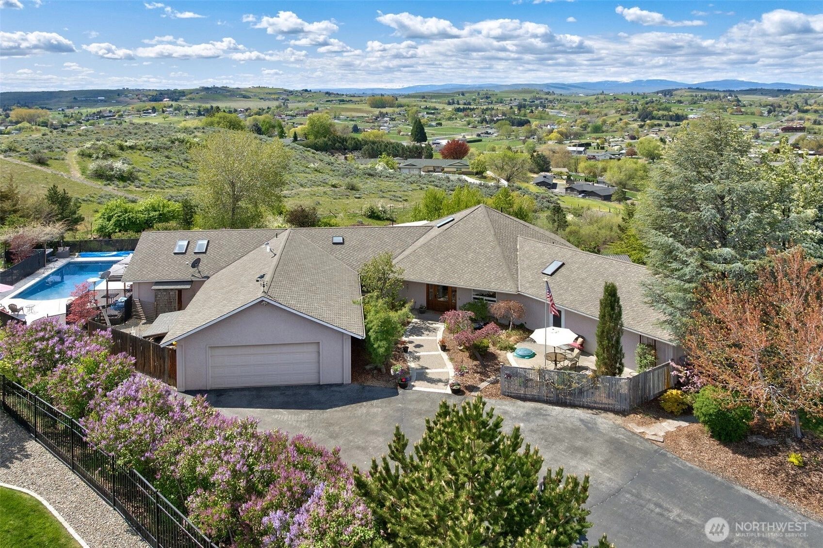 190 Twin Peaks Rd Selah WA 98942