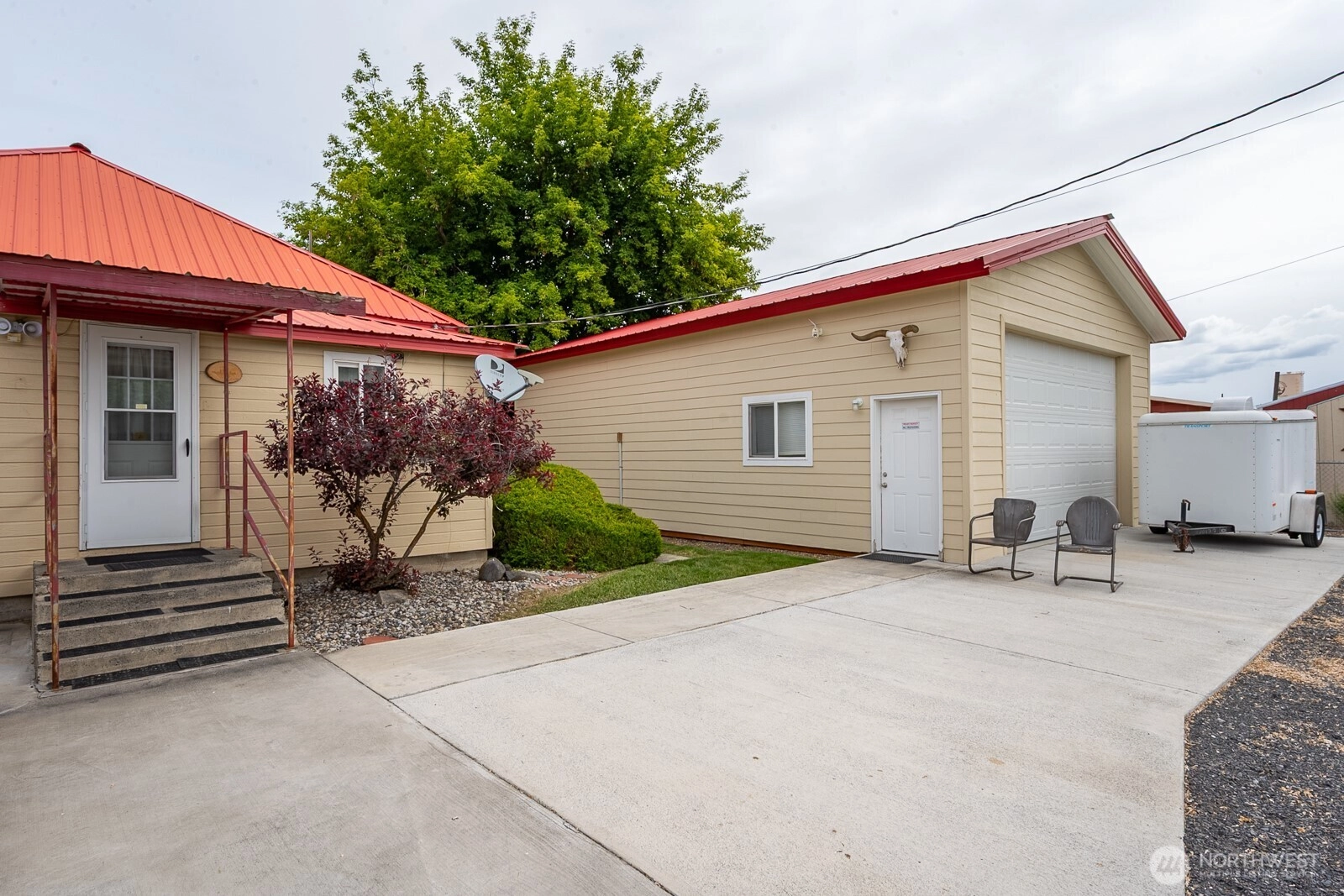 301 E Chelan St Unit  Coulee City WA 99115