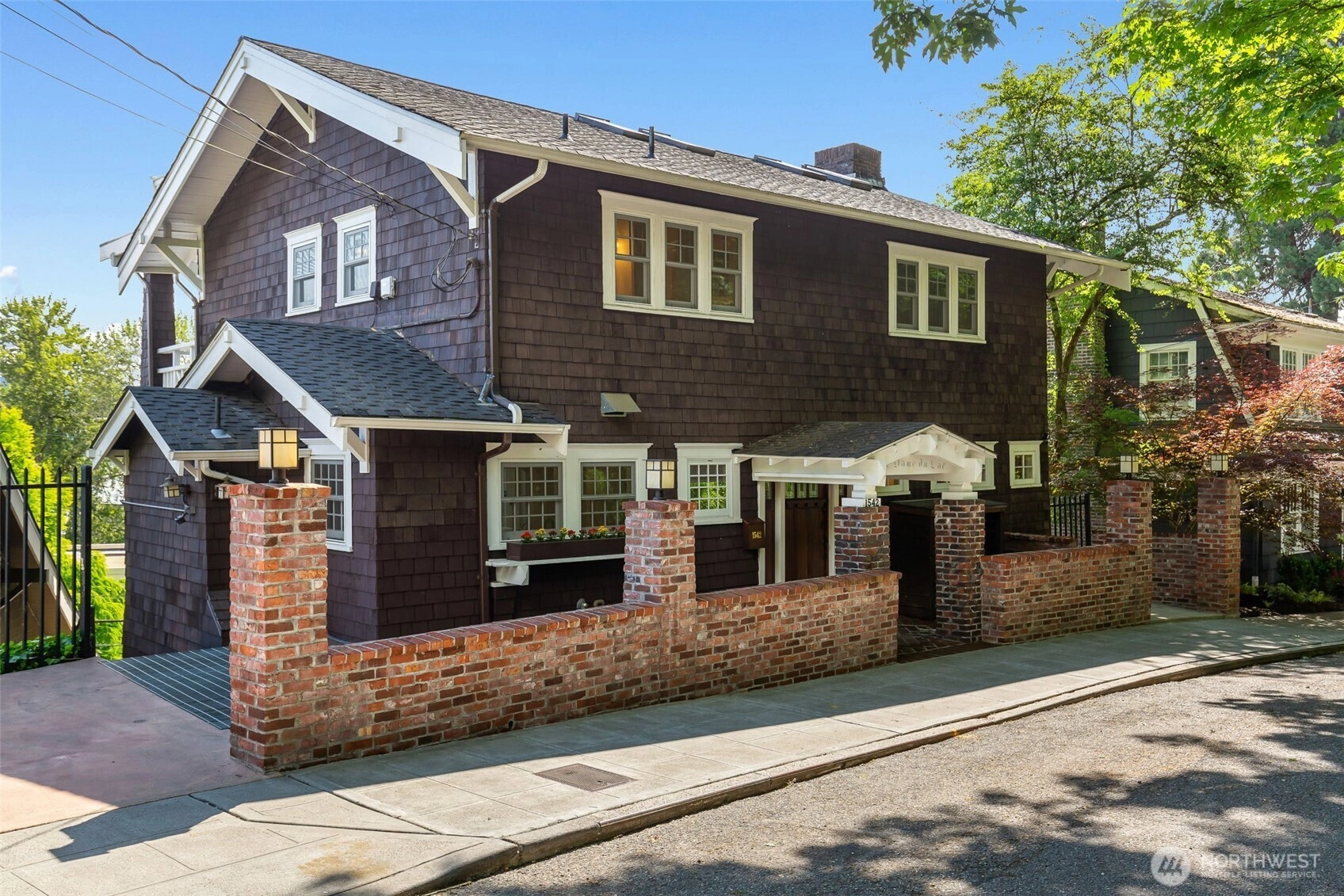 1542 Grand Ave Unit  Seattle WA 98122