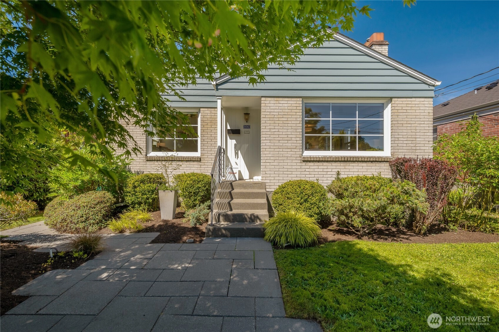 8041 28th Ave NW Seattle WA 98117