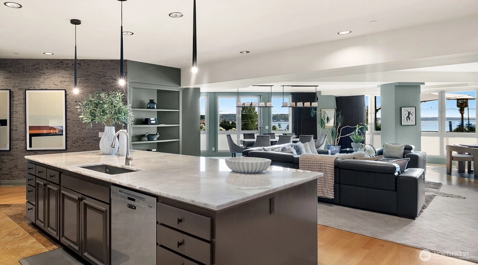 505 W Mercer Pl Unit 101 Unit 101 Seattle WA 98119