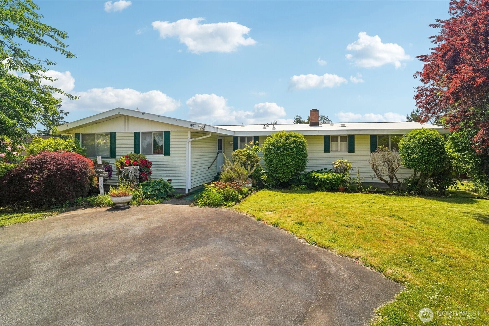 32427 6th Ave Black Diamond WA 98010