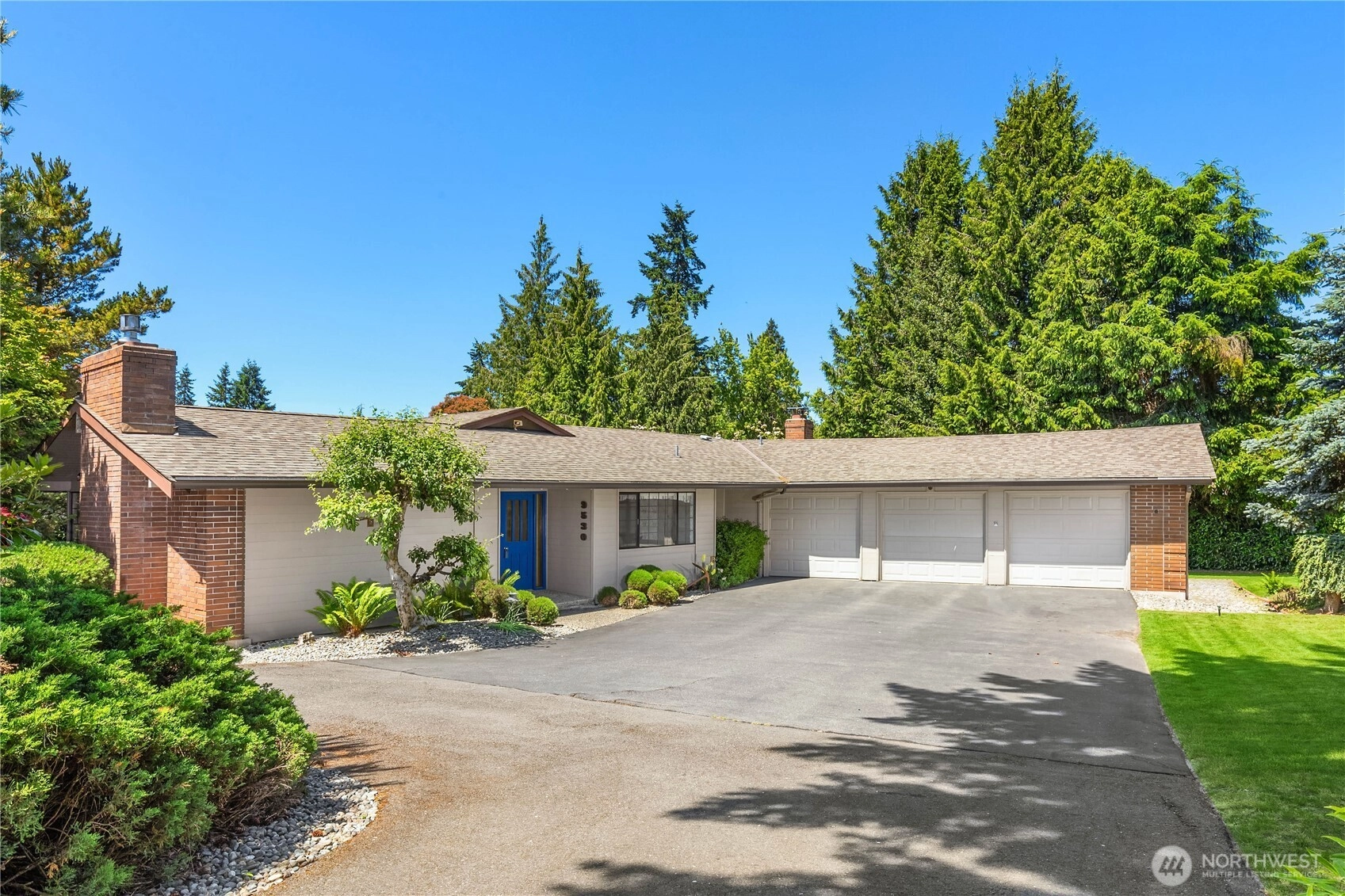 9530 NE 30th St Unit  Clyde Hill WA 98004
