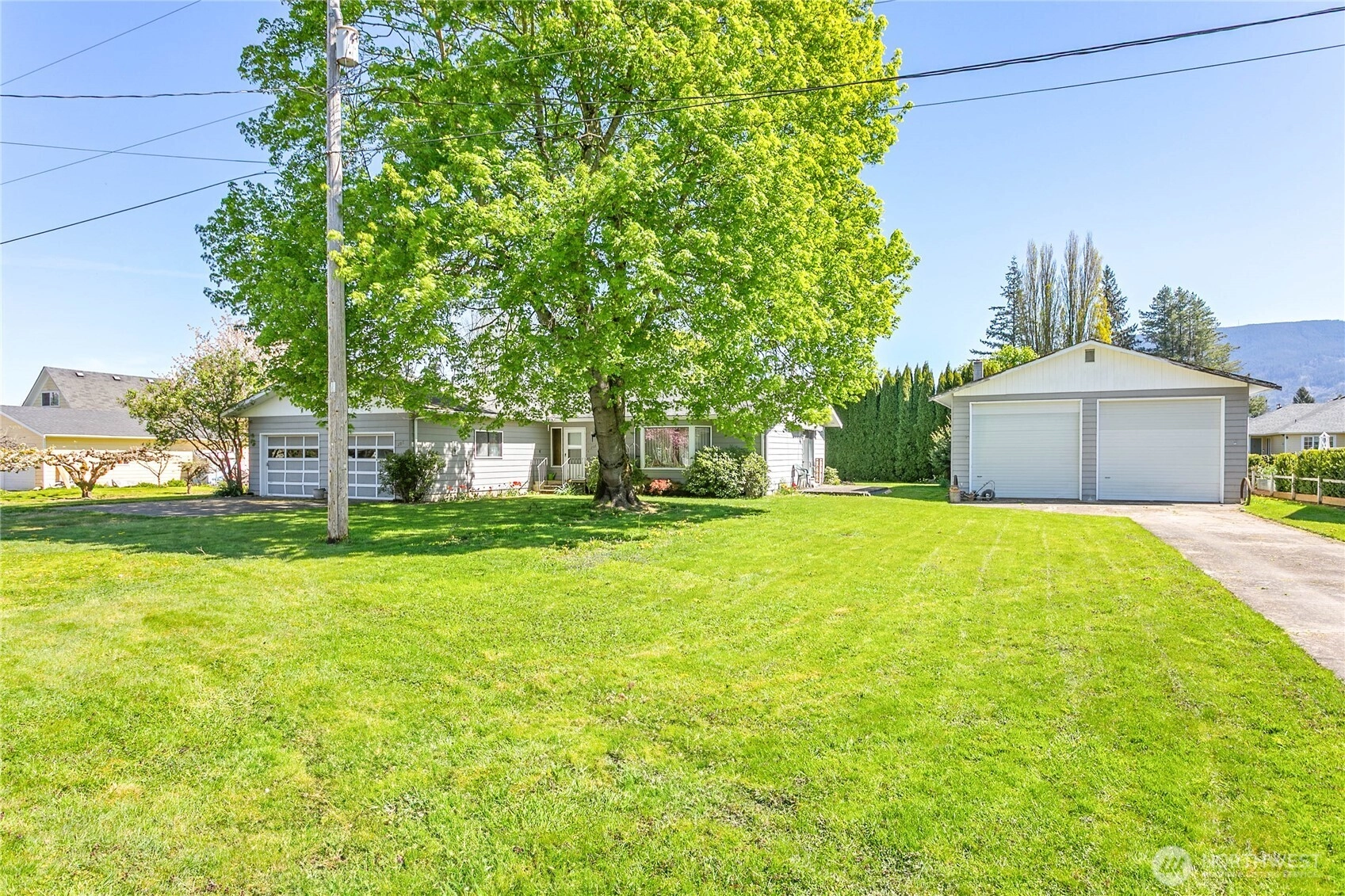 208 W 2nd St Nooksack WA 98276