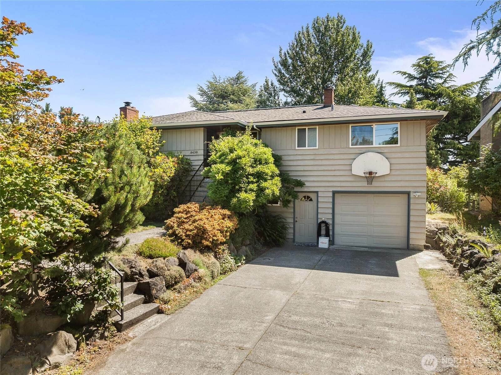 8438 7th Ave SW Unit  Seattle WA 98106