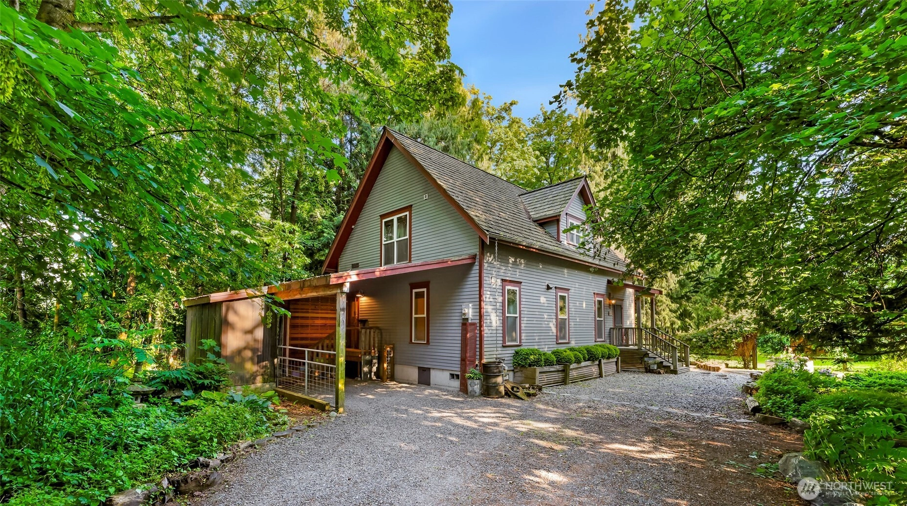 325 Columbia St Sumas WA 98295