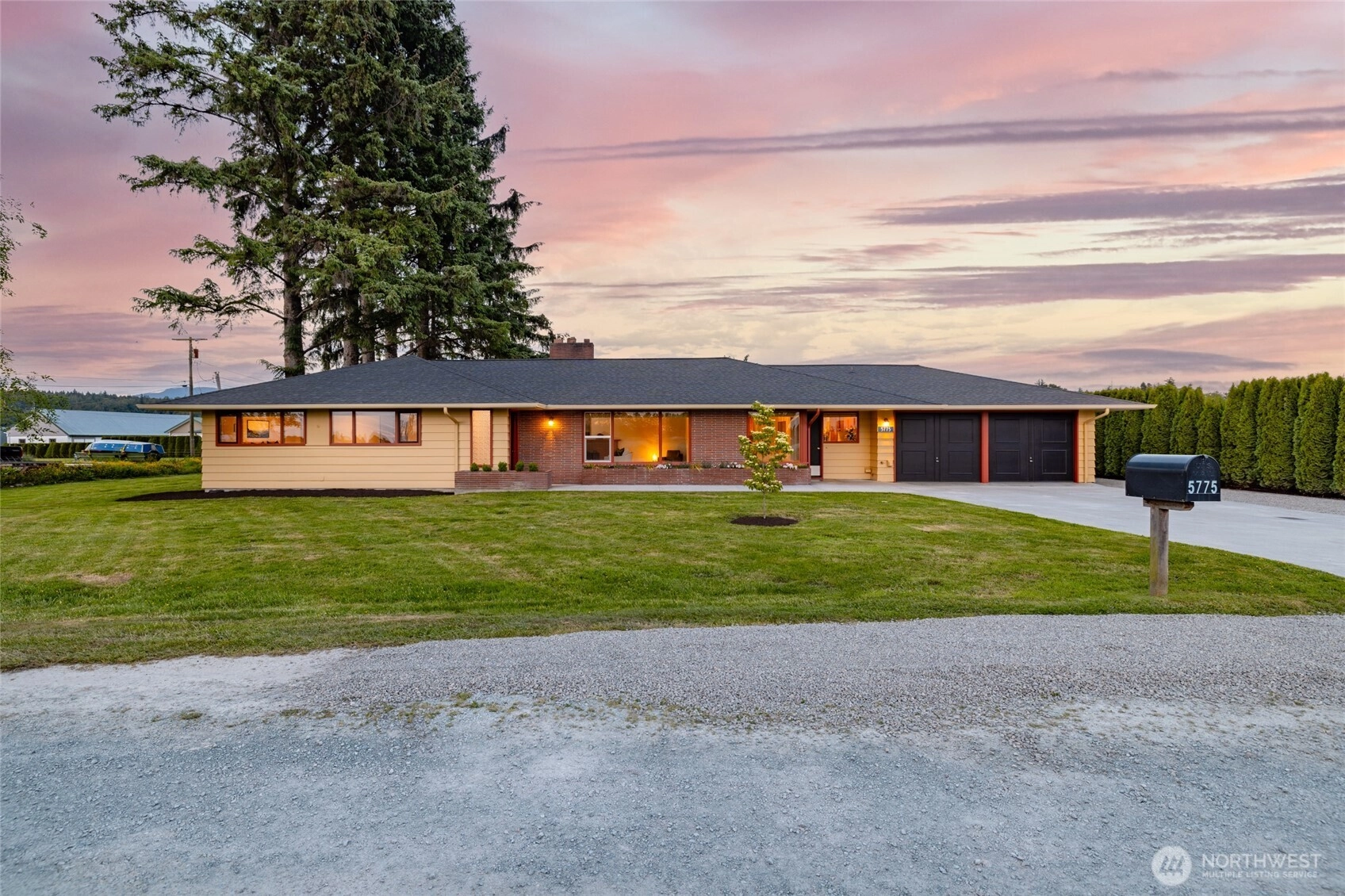 5775 Capricorn Ln Bow WA 98232